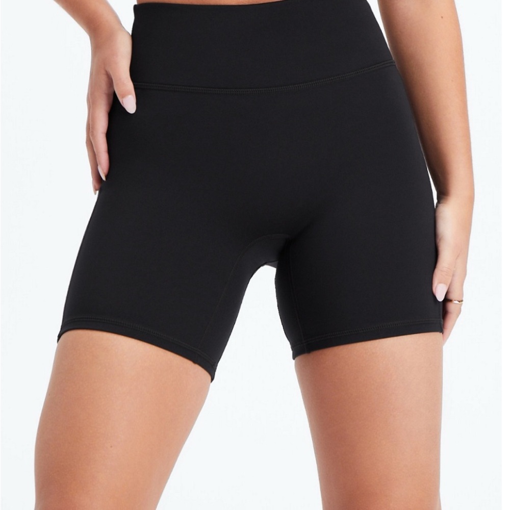 Fabletics Anywhere Motion365® High-Waisted 6'' Short